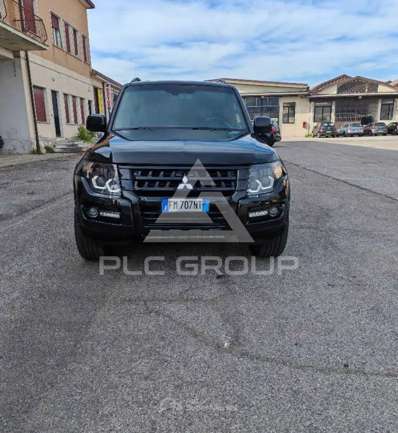 2017 Mitsubishi PAJARO