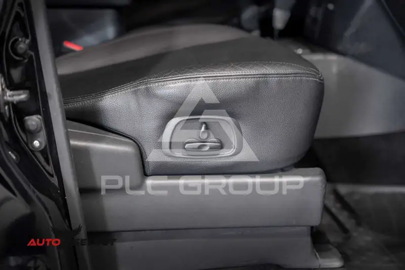 2017 Mitsubishi PAJARO