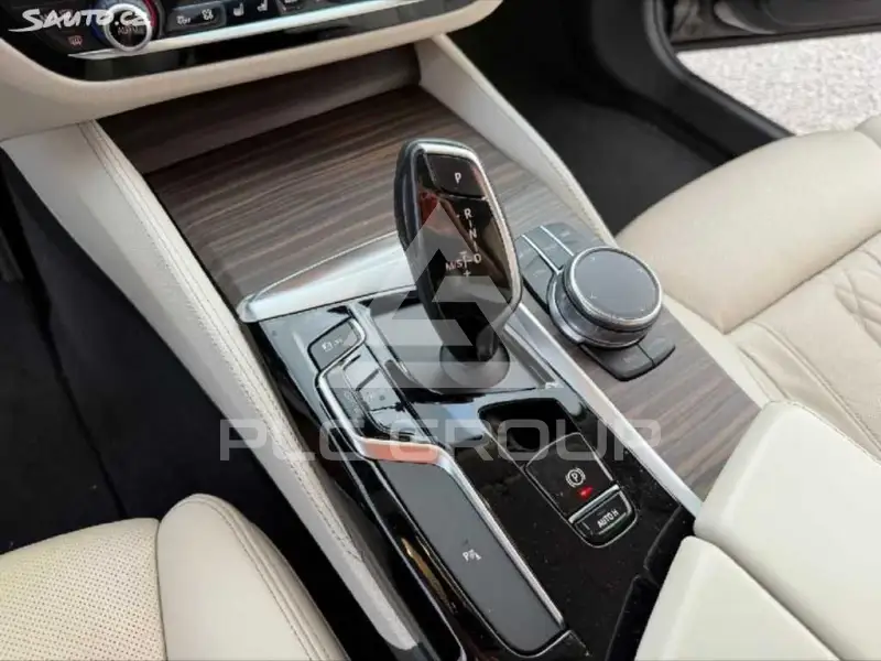 2017 BMW 523