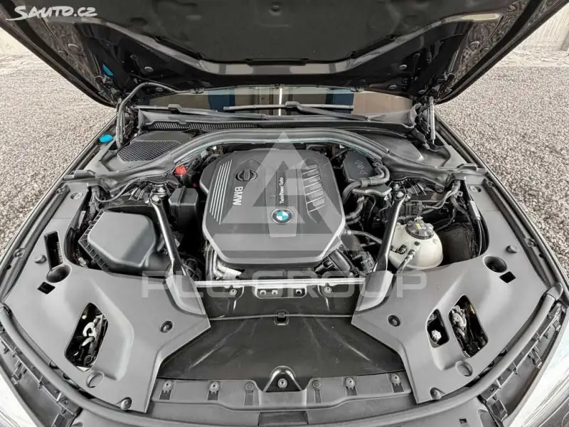 2017 BMW 523