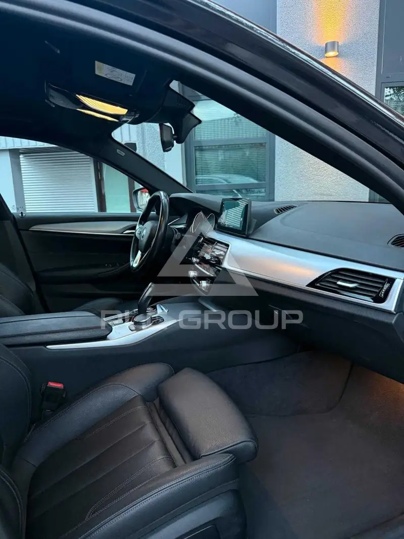 2017 BMW 523