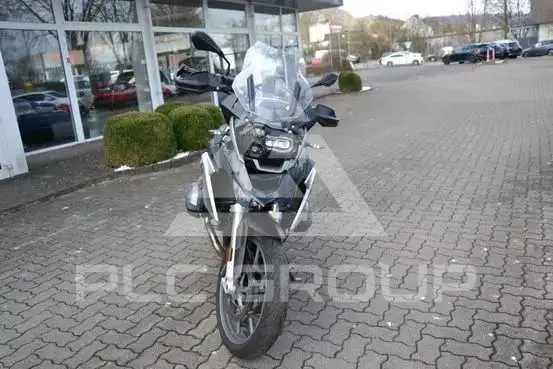 2017 BMW 523