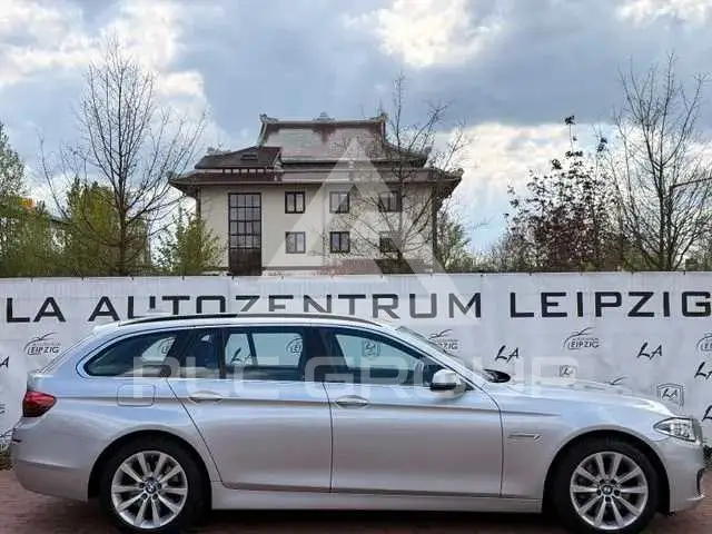 2017 BMW 523