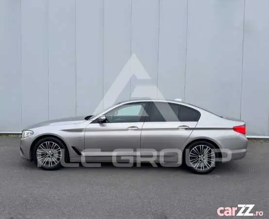 2017 BMW 523
