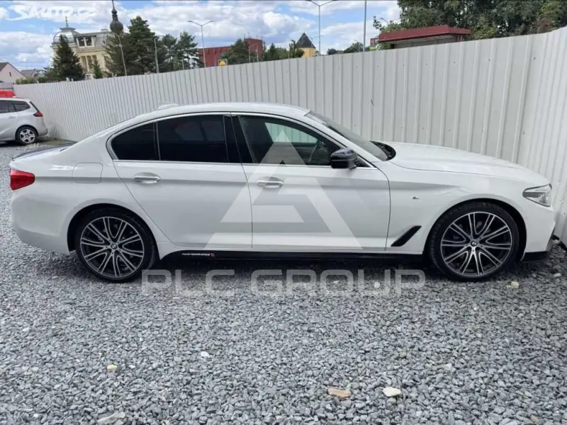 2017 BMW 523