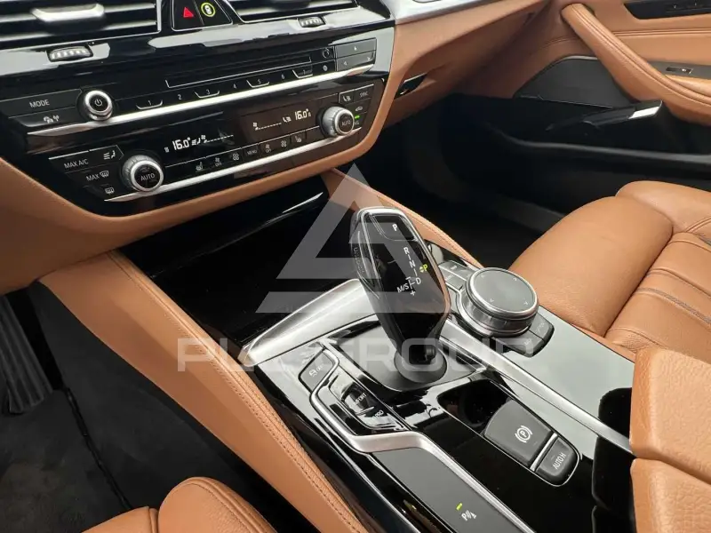 2017 BMW 523