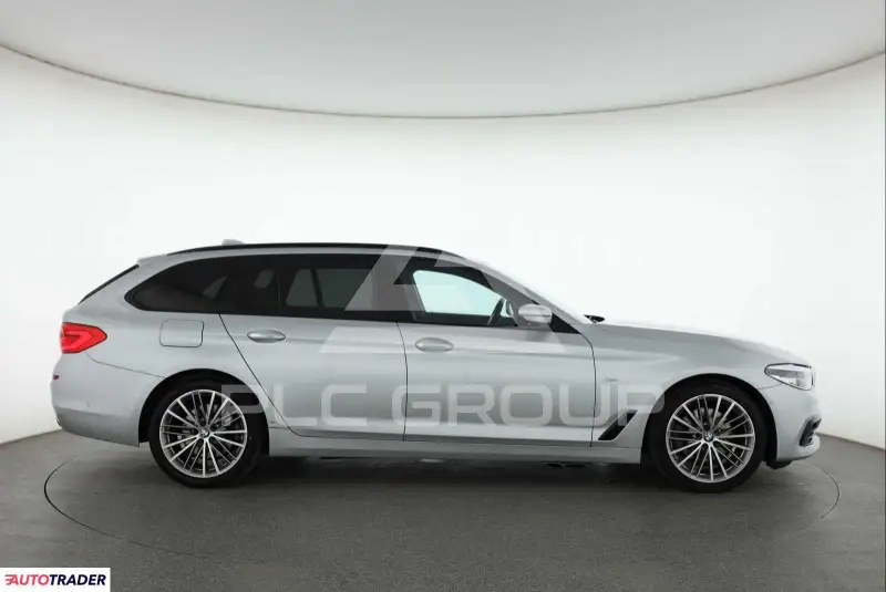 2017 BMW 523