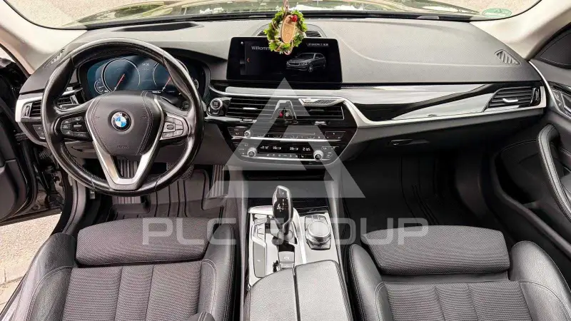 2017 BMW 523