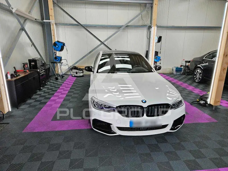 2017 BMW 523