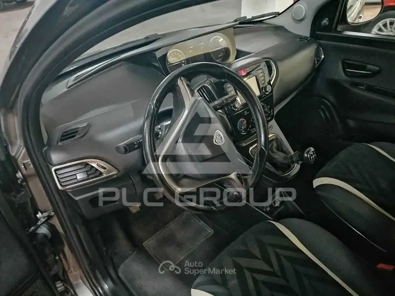 2017 Lancia YPSILON