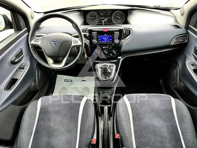 2017 Lancia YPSILON