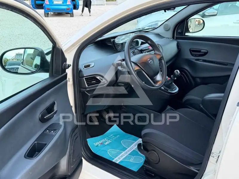 2017 Lancia YPSILON