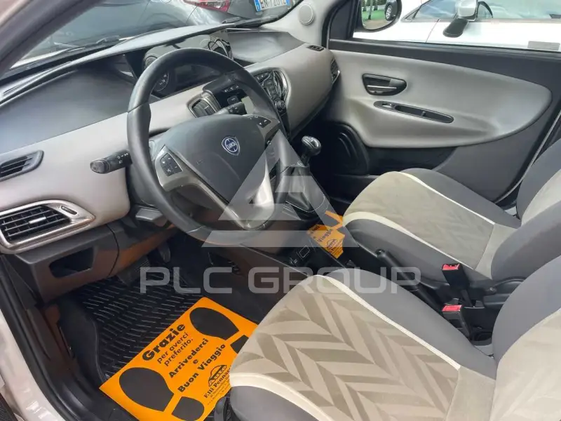 2017 Lancia YPSILON