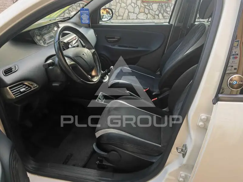 2017 Lancia YPSILON