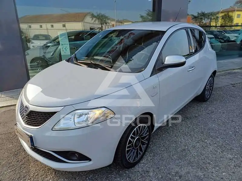 2017 Lancia YPSILON