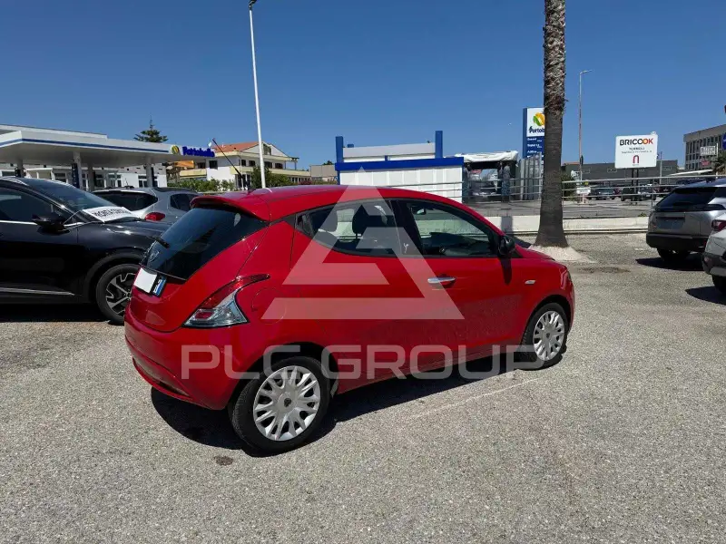 2017 Lancia YPSILON