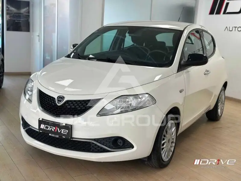 2017 Lancia YPSILON
