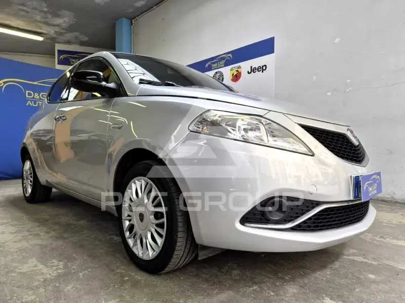 2017 Lancia YPSILON