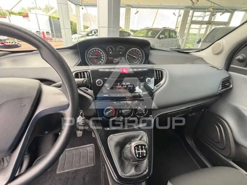 2017 Lancia YPSILON