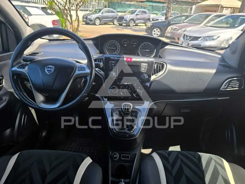 2017 Lancia YPSILON