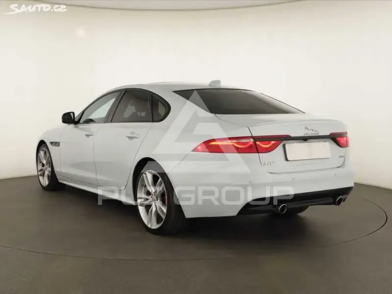 2017 Jaguar XF