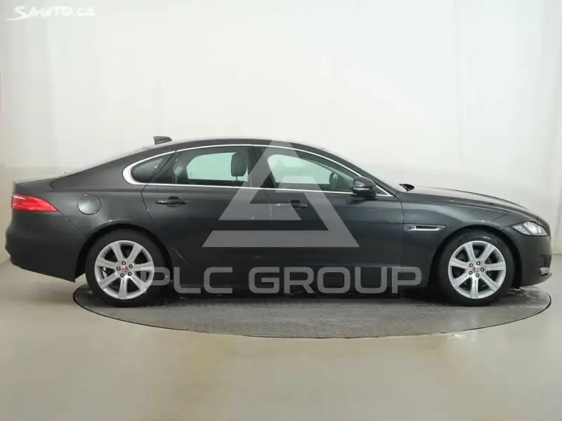 2017 Jaguar XF