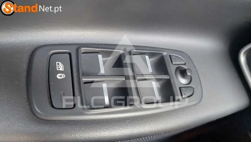 2017 Jaguar XE