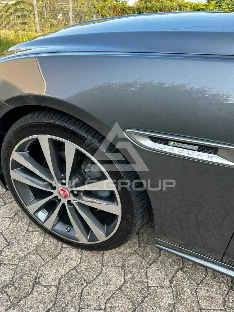 2017 Jaguar XE