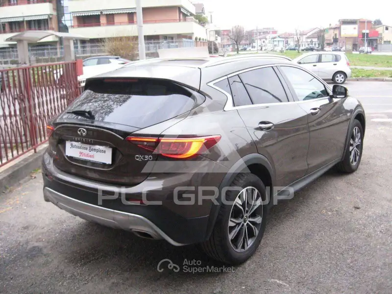 2017 Infinity QX30