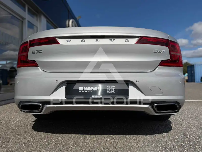 2017 Volvo S90