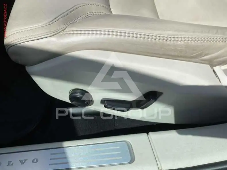 2017 Volvo S90