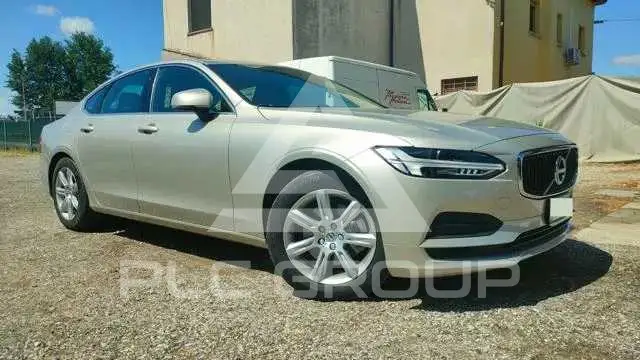 2017 Volvo S90