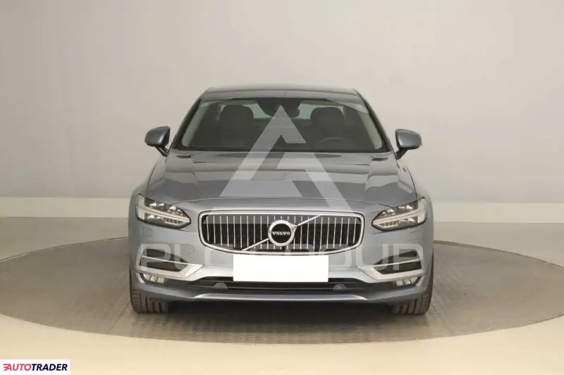 2017 Volvo S90