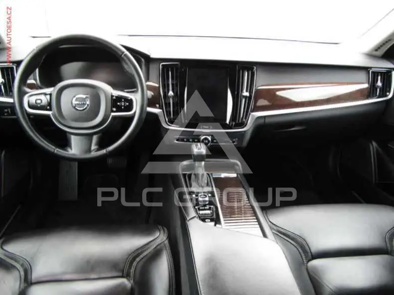 2017 Volvo S90