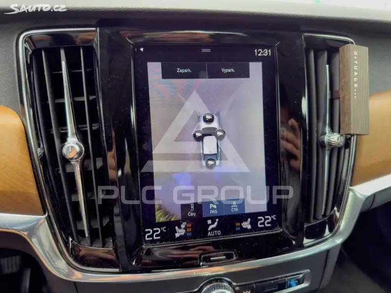 2017 Volvo S90