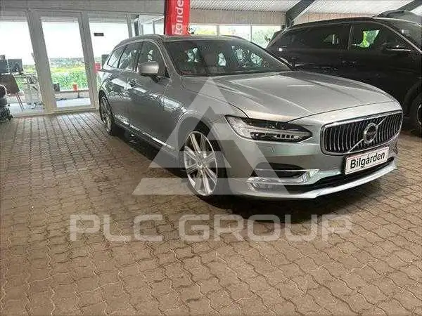 2017 Volvo V90