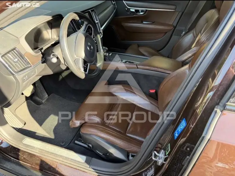2017 Volvo V90