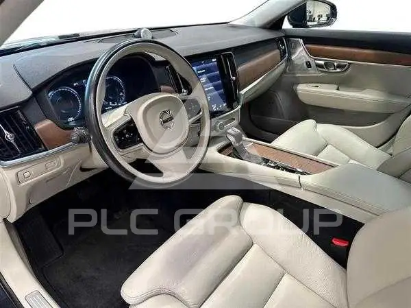 2017 Volvo V90