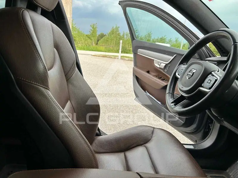 2017 Volvo V90