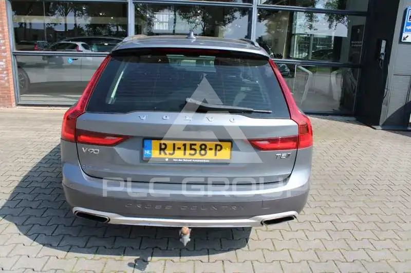 2017 Volvo V90