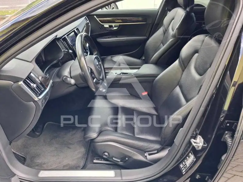 2017 Volvo V90