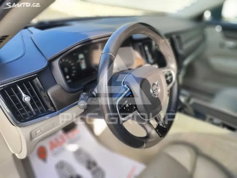 2017 Volvo V90