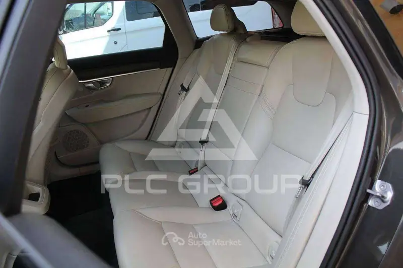 2017 Volvo V90