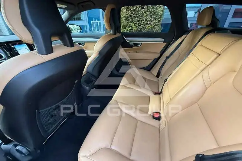 2017 Volvo V90