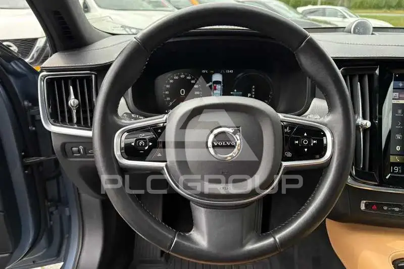 2017 Volvo V90