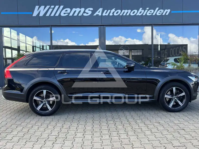 2017 Volvo V90