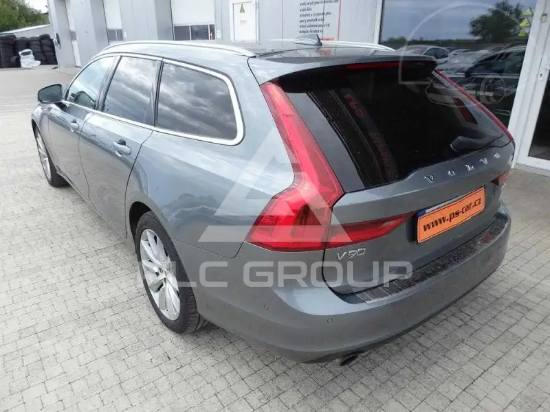2017 Volvo V90