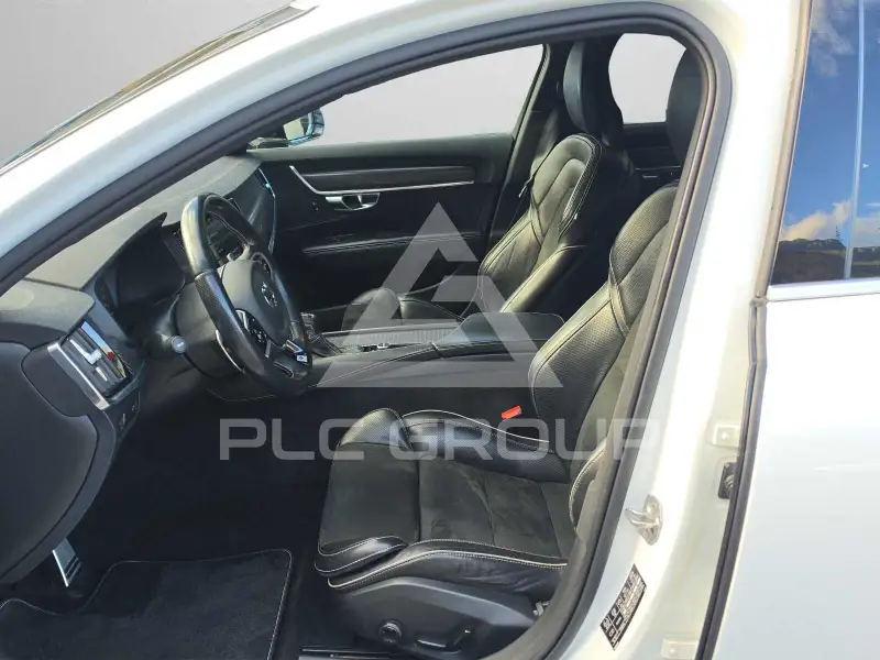 2017 Volvo V90