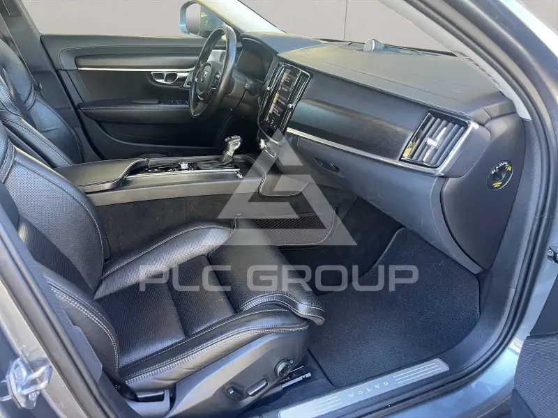 2017 Volvo V90