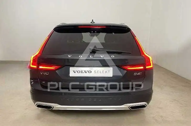 2017 Volvo V90